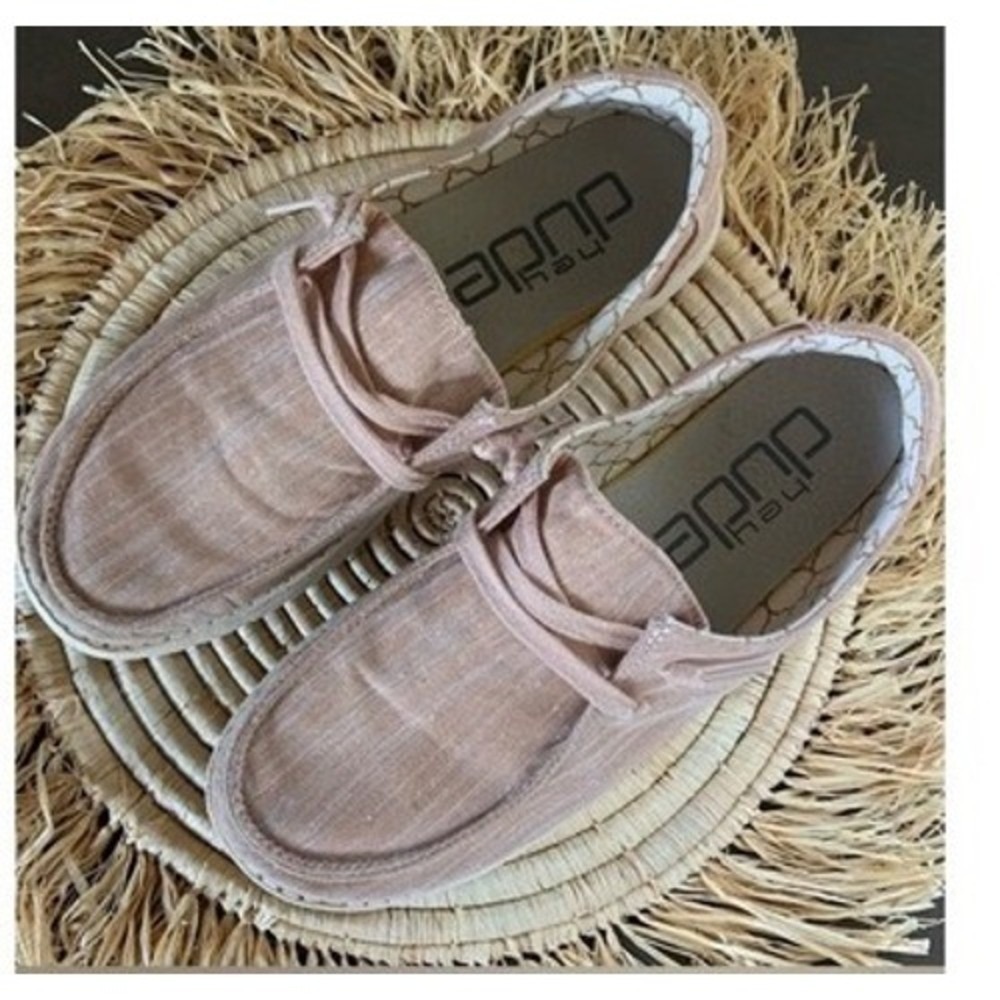 HEY DUDE Women's Sparkling Rose Gold Wendy Slip On Shoes Size 8